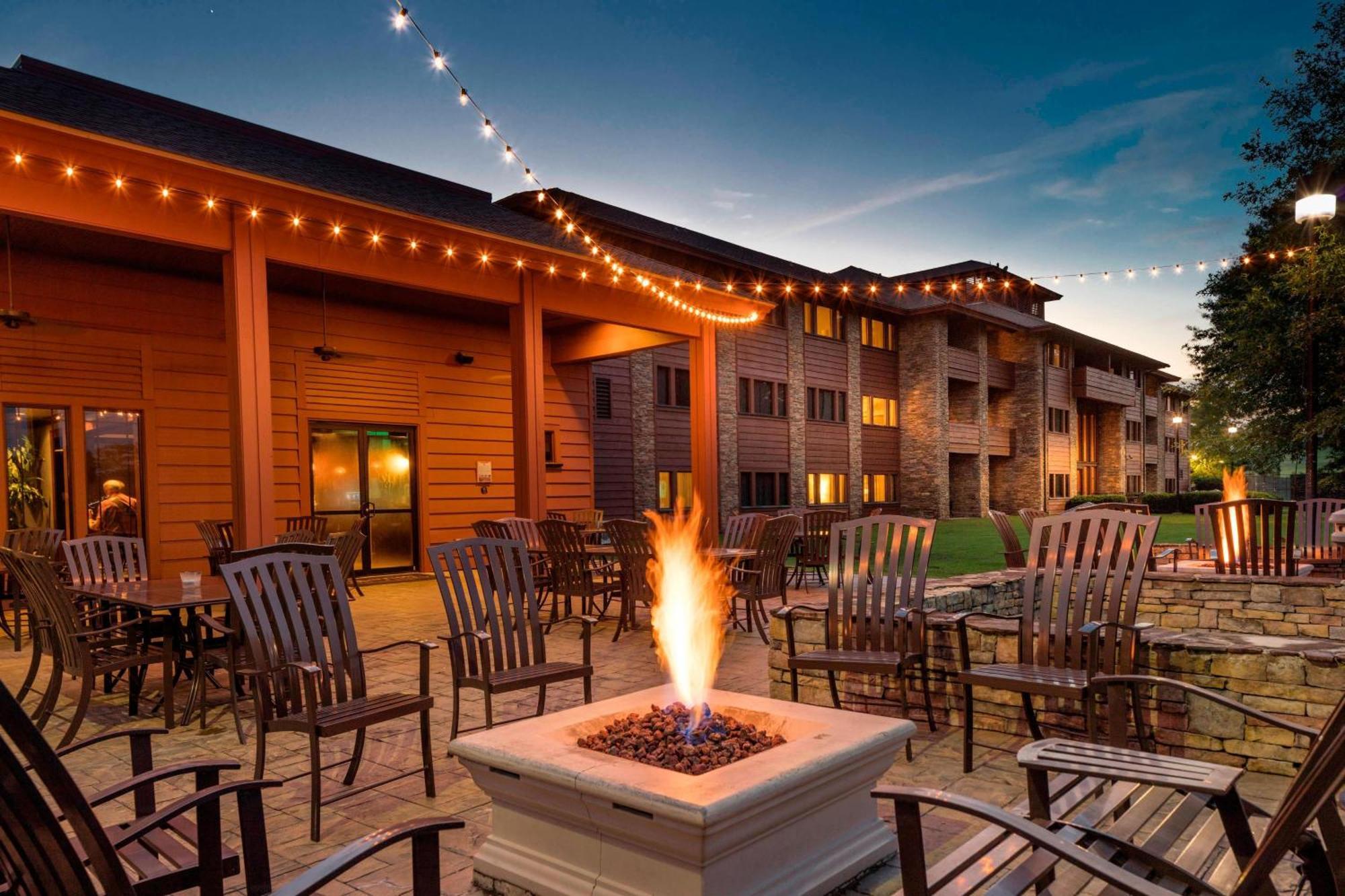 Montgomery Marriott Prattville Hotel & Conf Ctr At Capitol Hill Exterior photo